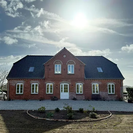 Historic Charm Meets Modern Luxury And Unique View * Humble