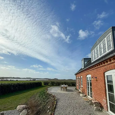 Historic Charm Meets Modern Luxury And Unique View Holiday home *